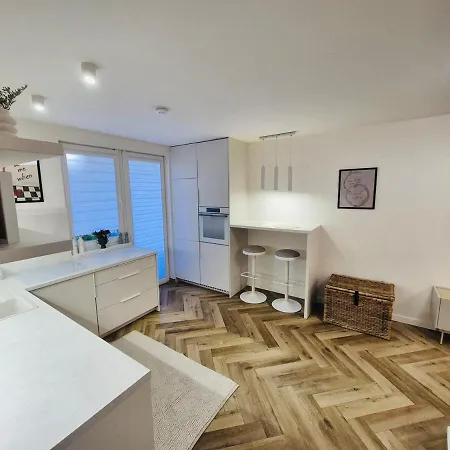 Quiet Place Within Reach Of The Center Appartement